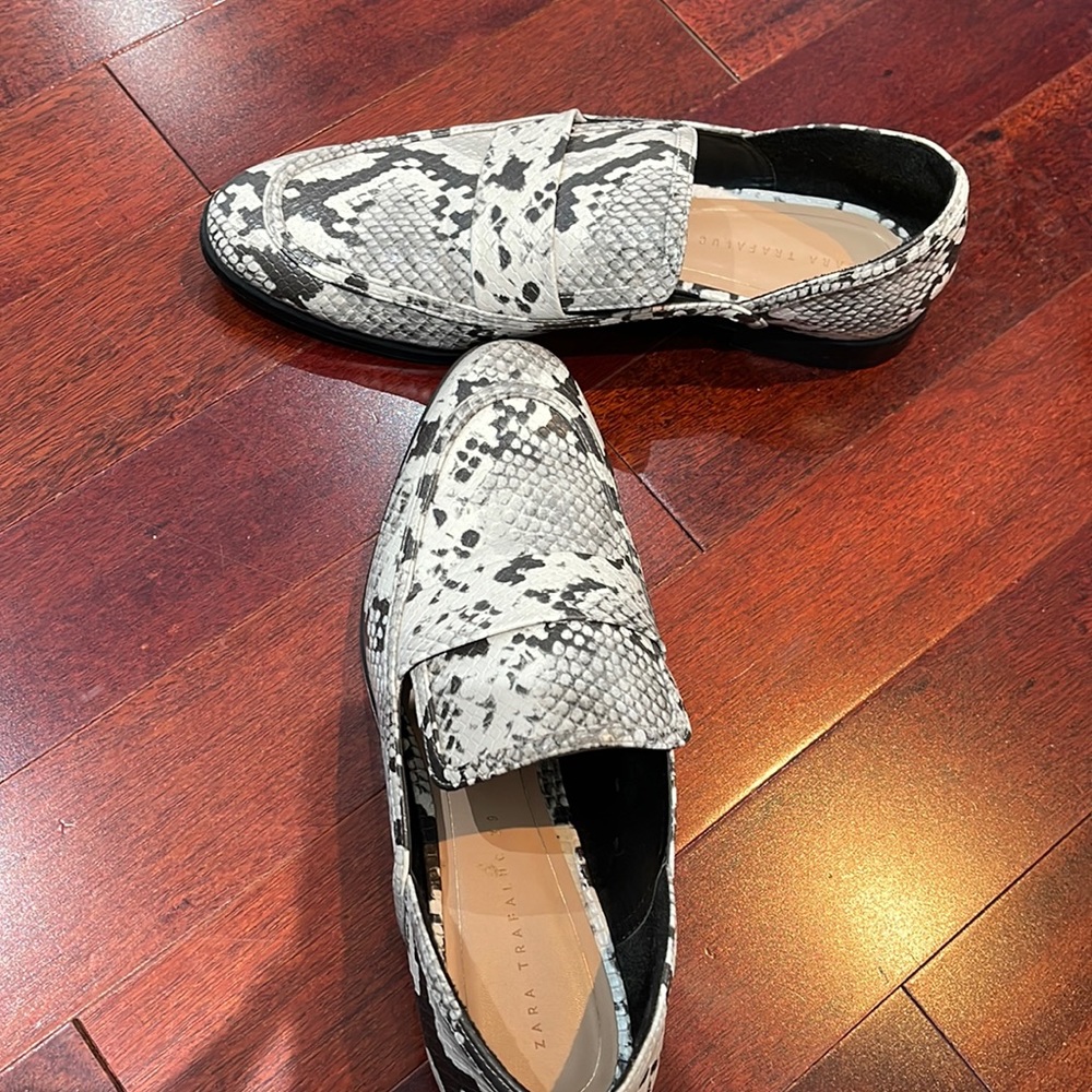Zara Snakeskin printed flats
